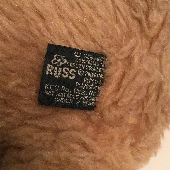 Vintage Russ “Bigelow” Plush Stuffed Bear. - Picture 4 of 5